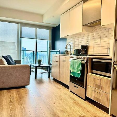 Cozy Condo Near Eatoncentre Mall Toronto Exterior foto