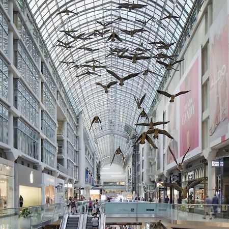 Cozy Condo Near Eatoncentre Mall Toronto Exterior foto